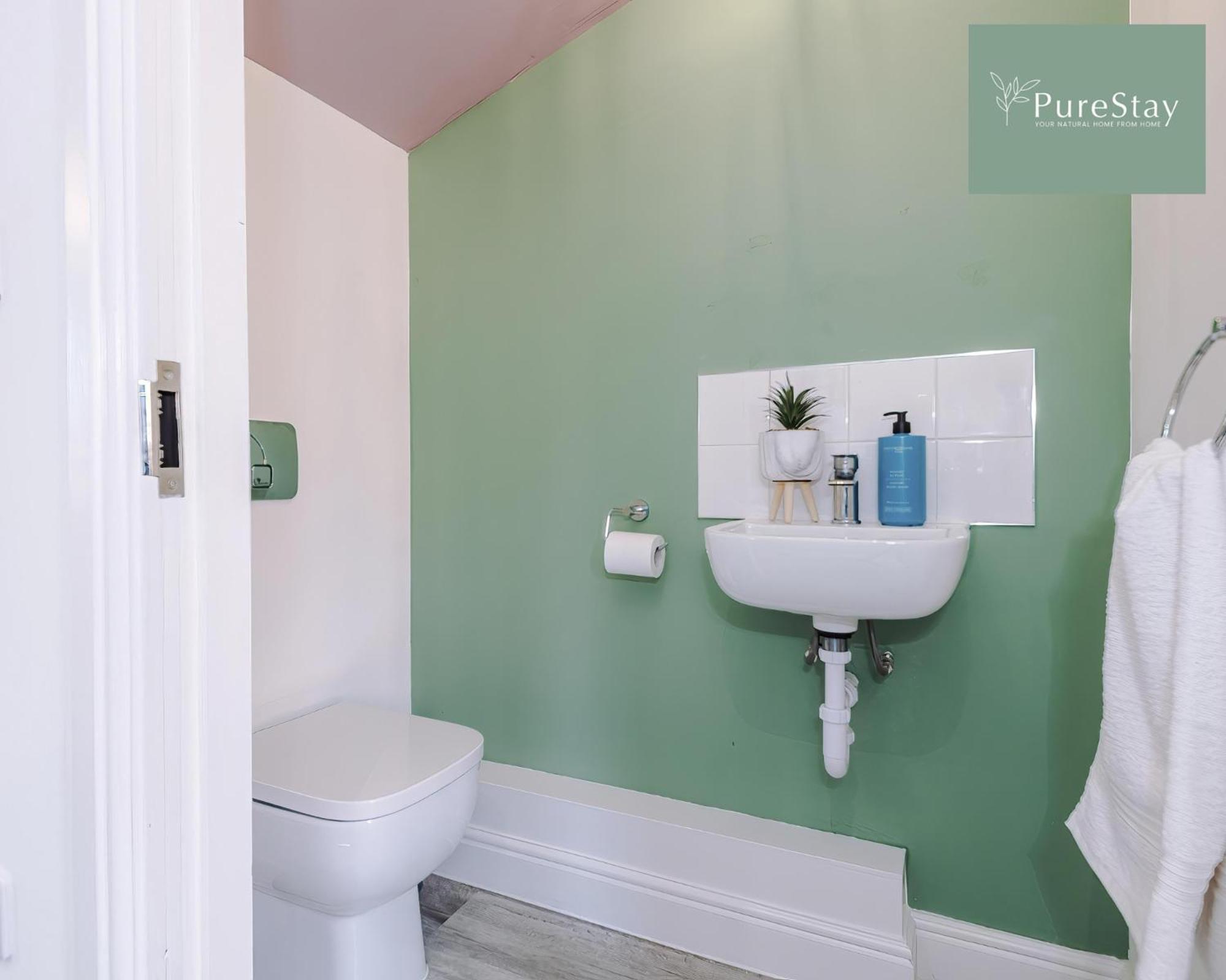 Stunning Five Bedroom Manchester House With Free Parking By Purestay Short Lets & Serviced Accommodation מראה חיצוני תמונה