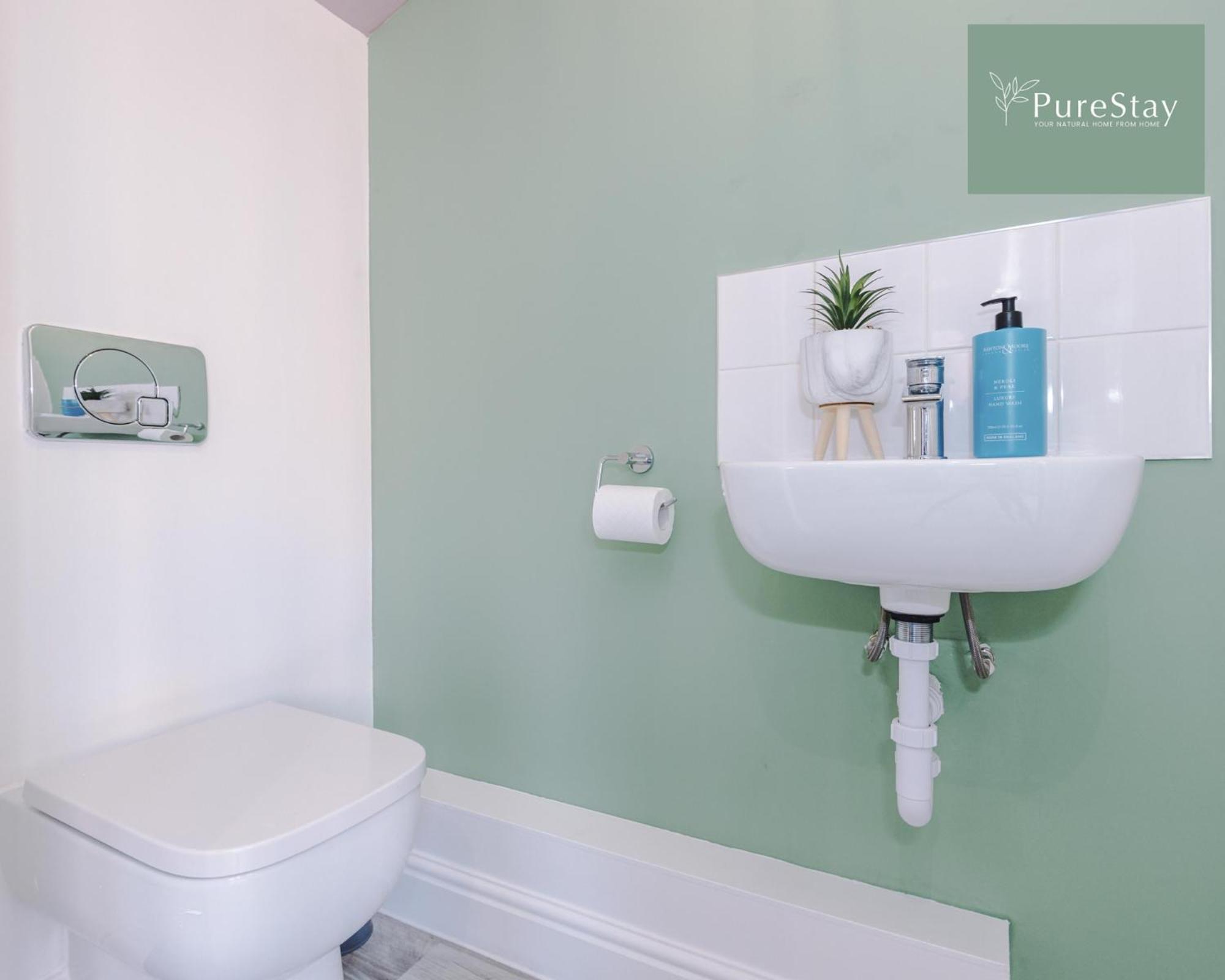 Stunning Five Bedroom Manchester House With Free Parking By Purestay Short Lets & Serviced Accommodation מראה חיצוני תמונה