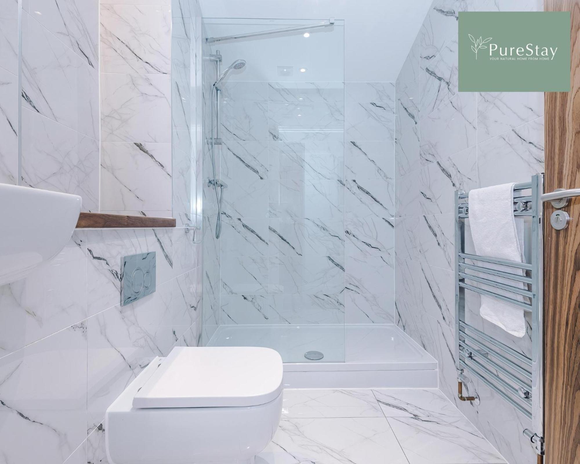 Stunning Five Bedroom Manchester House With Free Parking By Purestay Short Lets & Serviced Accommodation מראה חיצוני תמונה