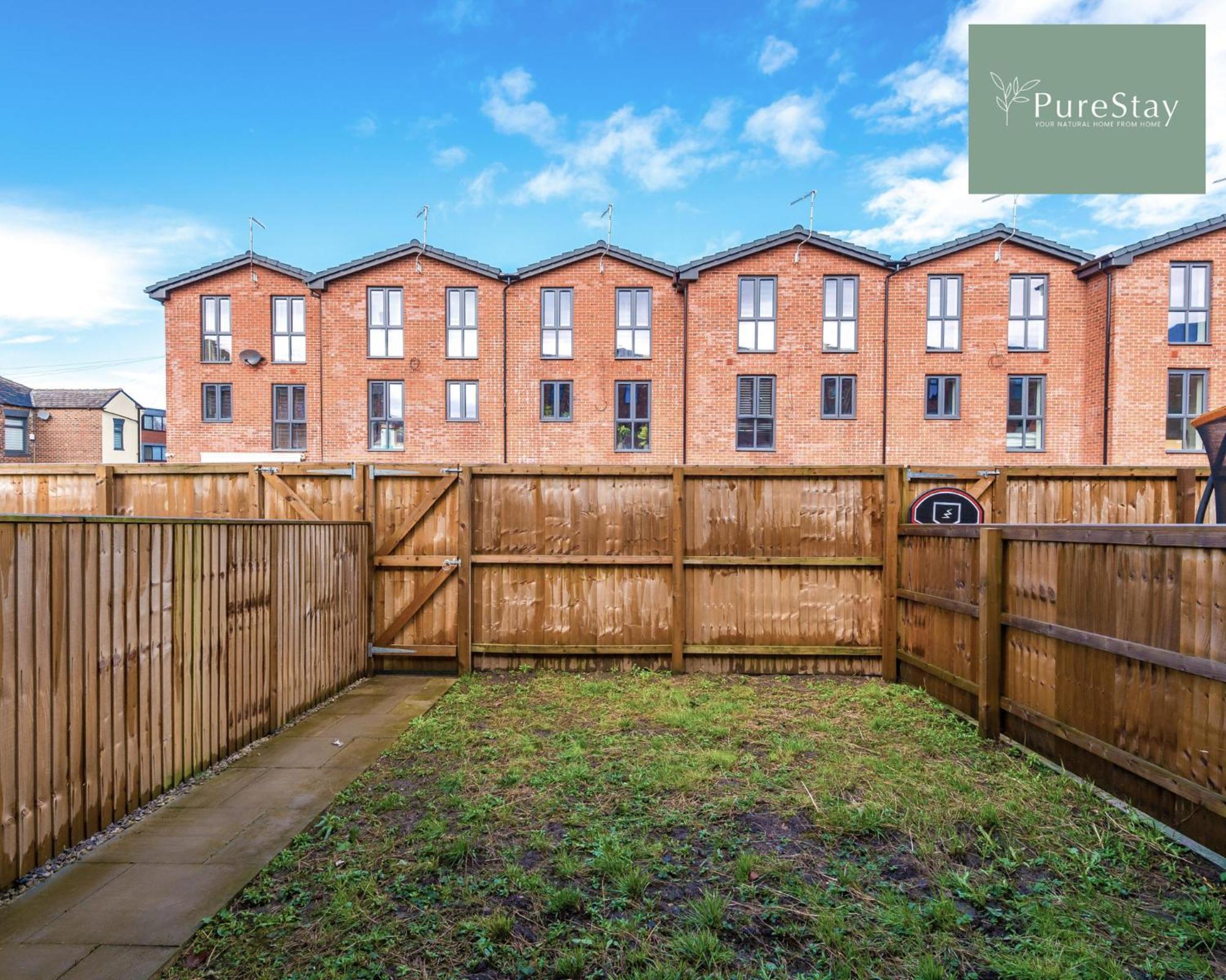 Stunning Five Bedroom Manchester House With Free Parking By Purestay Short Lets & Serviced Accommodation מראה חיצוני תמונה