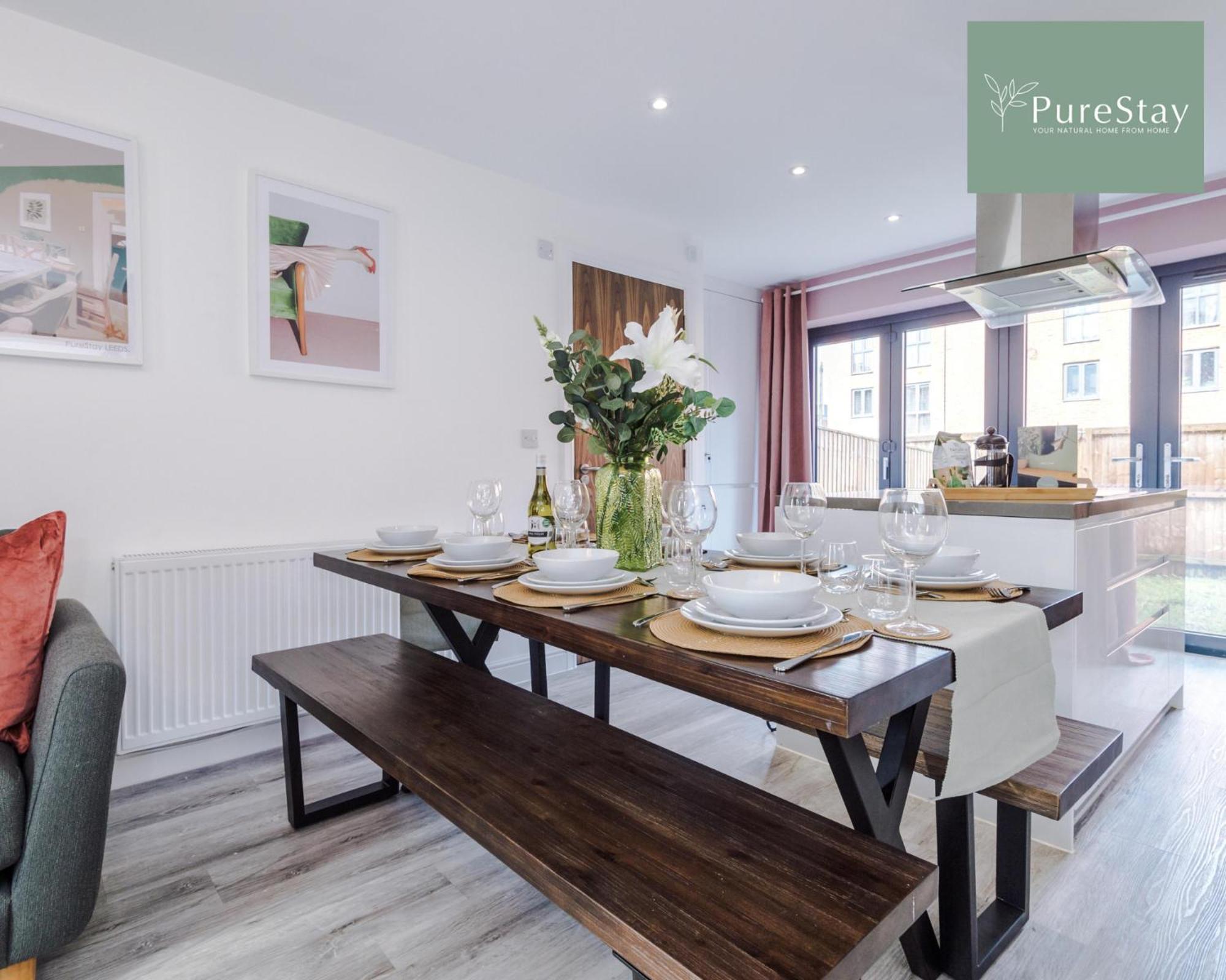 Stunning Five Bedroom Manchester House With Free Parking By Purestay Short Lets & Serviced Accommodation מראה חיצוני תמונה