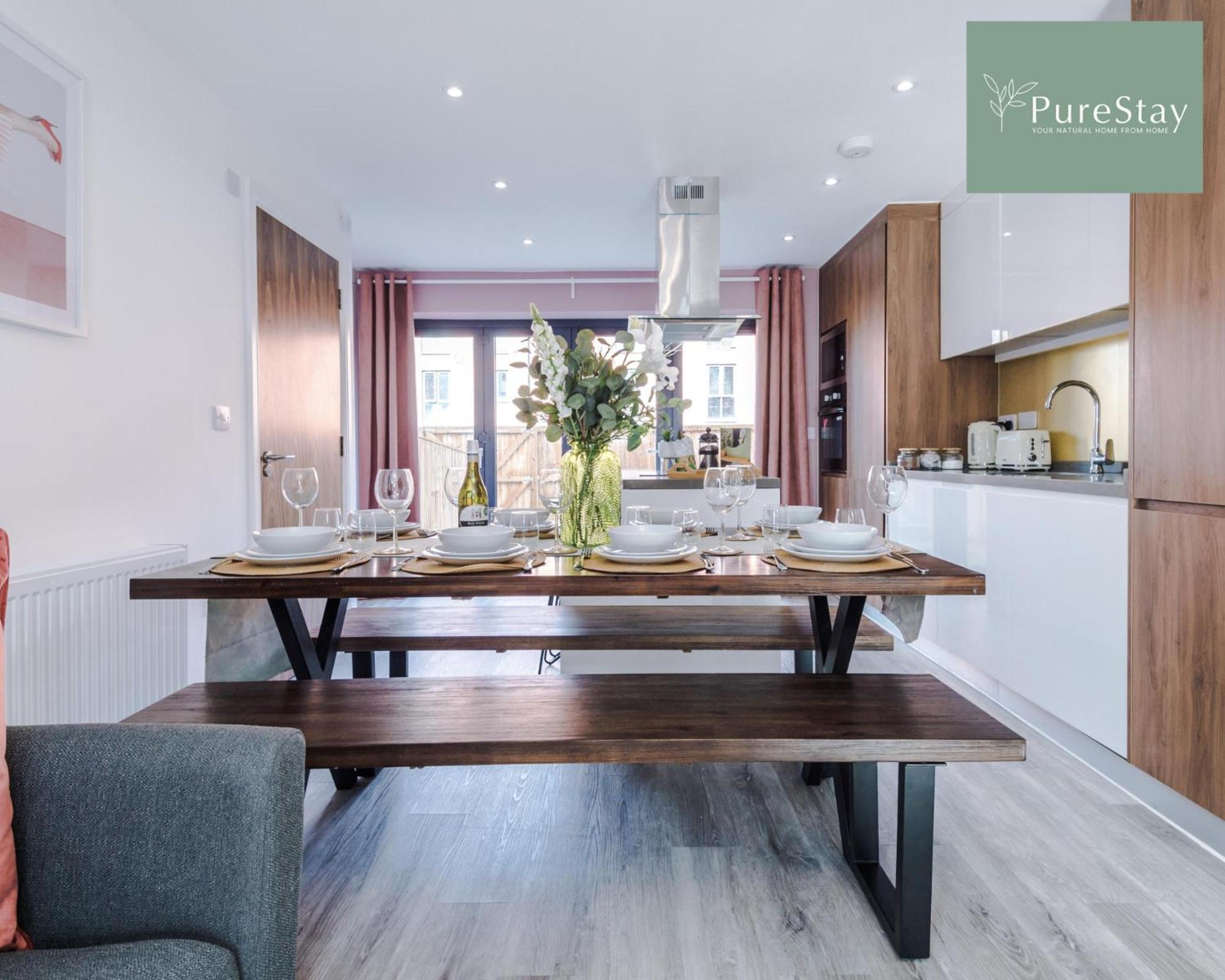 Stunning Five Bedroom Manchester House With Free Parking By Purestay Short Lets & Serviced Accommodation מראה חיצוני תמונה